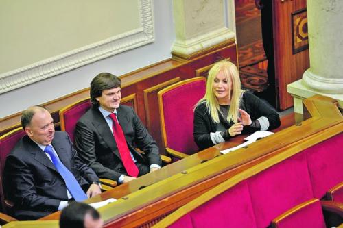 Повалий таисия без макияжа. Таисия Повалий: Жизненный путь от певицы, до советницы президента