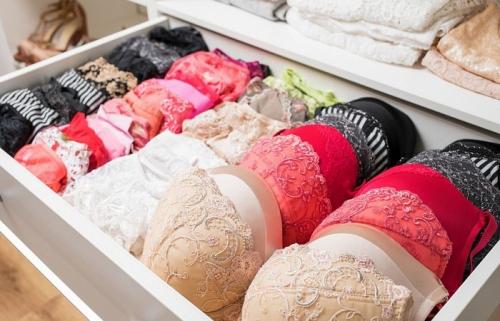 Полупрозрачный свитер с чем носить. Что надеть под прозрачную блузку? 24 Полупрозрачный свитер с чем носить. Что надеть под прозрачную блузку? 24