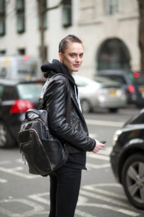 Рюкзак красный с чем носить. Кожаный рюкзак – люксовый аксессуар для любого стиля