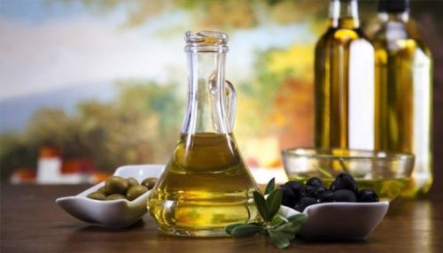 Чем полезно оливковое масло для волос. Польза оливкового масла для волос