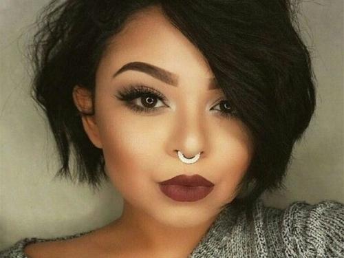 Стрижки на короткие волосы тонкие вьющиеся волосы. Особенности вьющихся прядей 25 Стрижки на короткие волосы тонкие вьющиеся волосы. Особенности вьющихся прядей 25