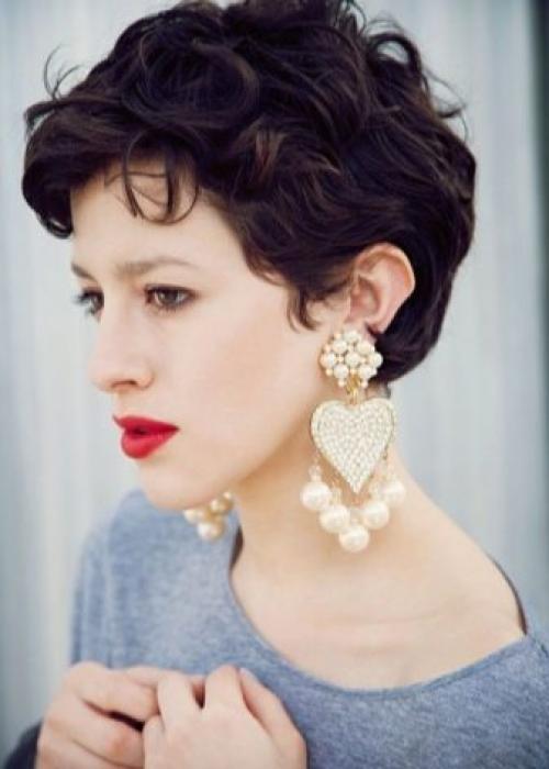 Стрижки на короткие волосы тонкие вьющиеся волосы. Особенности вьющихся прядей 05 Стрижки на короткие волосы тонкие вьющиеся волосы. Особенности вьющихся прядей 05