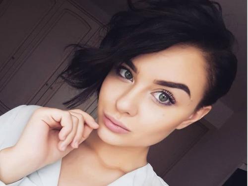 Стрижки на короткие волосы тонкие вьющиеся волосы. Особенности вьющихся прядей 22 Стрижки на короткие волосы тонкие вьющиеся волосы. Особенности вьющихся прядей 22