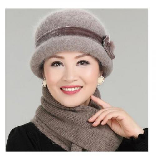 Головные уборы для пожилых женщин. Какие шапки не стоит носить женщинам после 50 лет