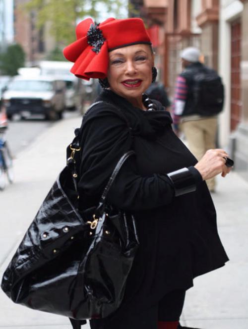 Головные уборы для пожилых женщин. Какие шапки не стоит носить женщинам после 50 лет