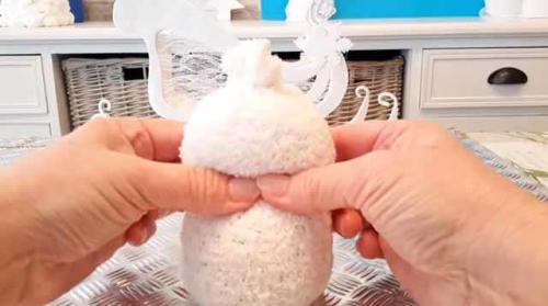 Снеговик из проволоки и гирлянды. Снеговики своими руками на новый год 2020 из подручных материалов