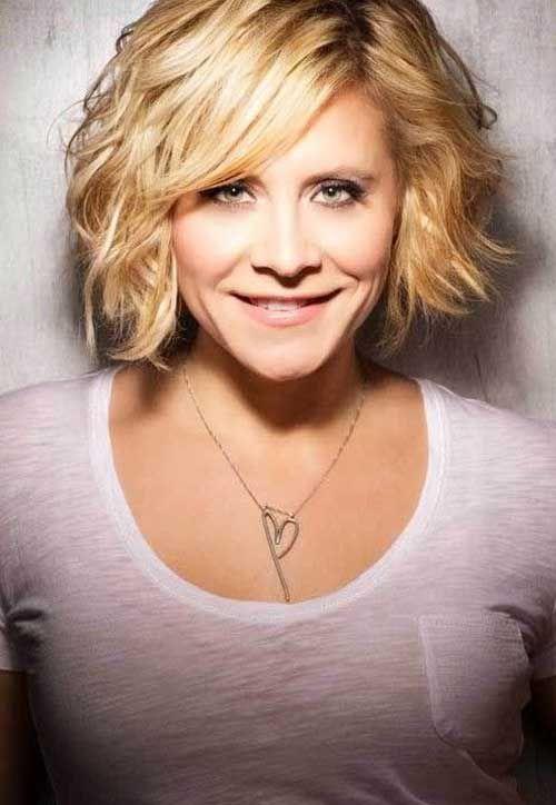 Короткая стрижка на тонкие волосы кудрявые. Стрижки для вьющихся волос (66 фото)