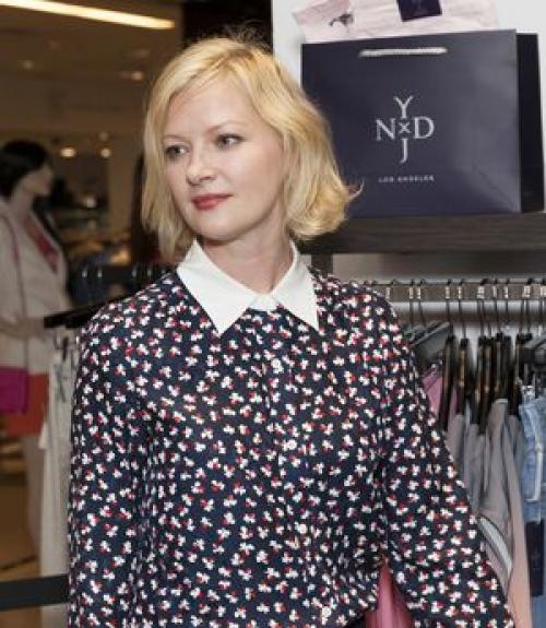 Стрижки для тонких волнистых волос средней длины. Универсальные стрижки на средние вьющиеся волосы – безграничное количество идей для женщин разного возраста 26 Стрижки для тонких волнистых волос средней длины. Универсальные стрижки на средние вьющиеся волосы – безграничное количество идей для женщин разного возраста 26