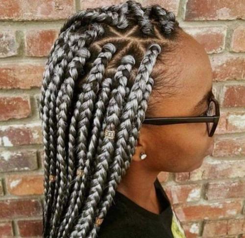 Плетение с искусственными прядями. Накладные пряди и их разновидность 09