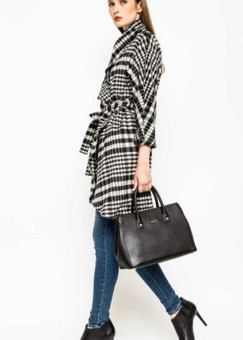 С чем носят пальто халат. С чем носить пальто-халат: фото стильных образов 20