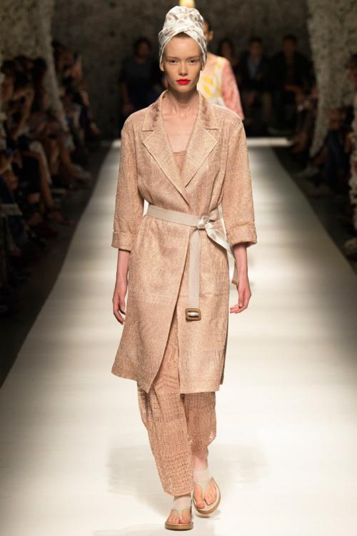 С чем носить пальто халат зимой. Вариации кроя и длины