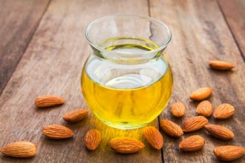 Миндальное масло для тела. Миндальное масло, применение для лица, тела и волос