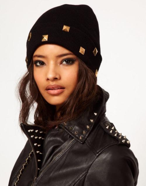 Украшение на шапочку своими руками. Как украсить вязаную шапку своими руками с крупными стразами 06 Украшение на шапочку своими руками. Как украсить вязаную шапку своими руками с крупными стразами 06