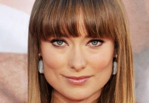 Челка арка с удлинением по бокам. Достоинства