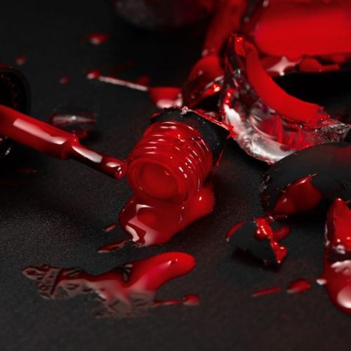 Почему цветной гель-лак отслаивается от базы. Почему гель-лак не держится на ногтях?