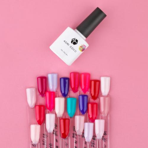 Почему цветной гель-лак отслаивается от базы. Почему гель-лак не держится на ногтях?