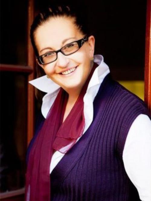 Алиса шер. Ее узнавали по голосу