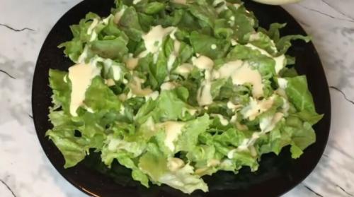 Что надо для цезаря с курицей. Готовим классический салат цезарь с курицей и сухариками