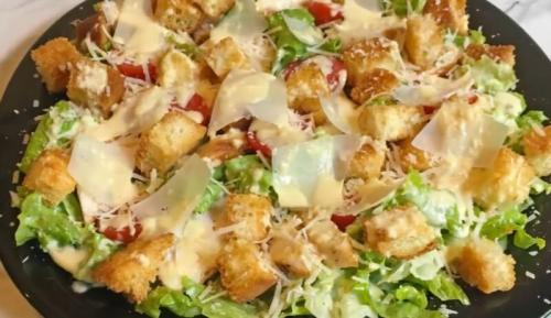 Что надо для цезаря с курицей. Готовим классический салат цезарь с курицей и сухариками