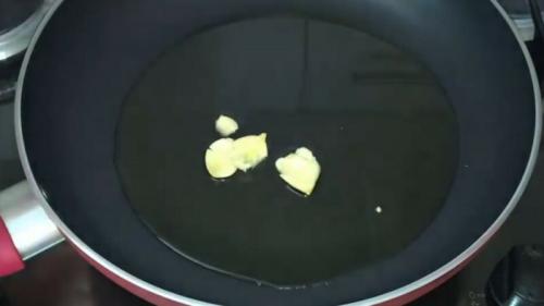 Что надо для цезаря с курицей. Готовим классический салат цезарь с курицей и сухариками