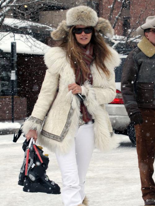 Какого цвета джинсы носить зимой. Светлые джинсы зимой: «за», «против» и как носить