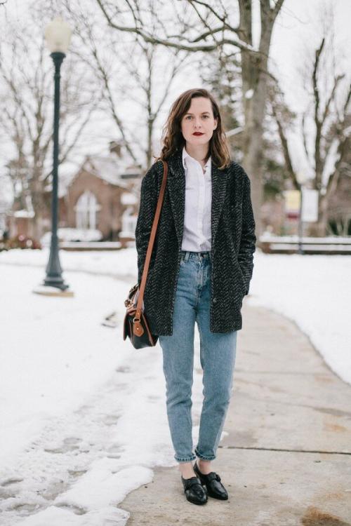 Рваные джинсы зимой с чем носить. Фасон