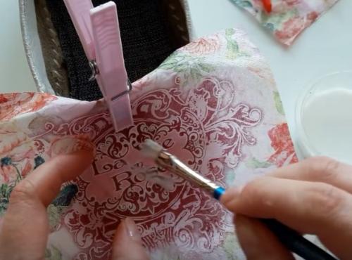 Декупаж зимних сапог. Декупаж обуви салфетками, пошаговый мастер класс своими руками