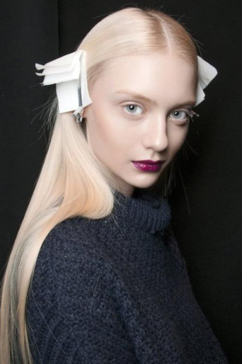 Как выбрать подходящий макияж для одноцветного образа. Как подобрать макияж с учетом внешности?