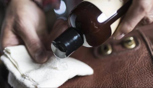 Облезла кожа на сумке. Способы очистки кожаной сумки