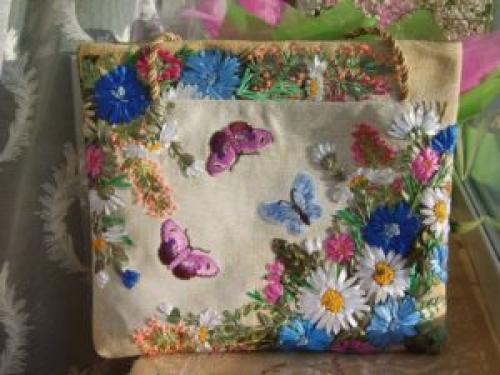 Как украсить сумку бусинами. Добавляем цвета