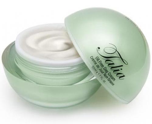 Стоит ли менять текстуру кремов и сывороток на весенний период. Выбирайте легкие увлажнители