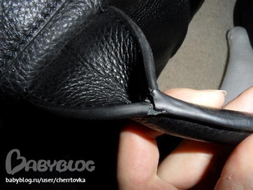 Потрескалась окантовка на сумке. Вот такая вот история... Я очень растроена...