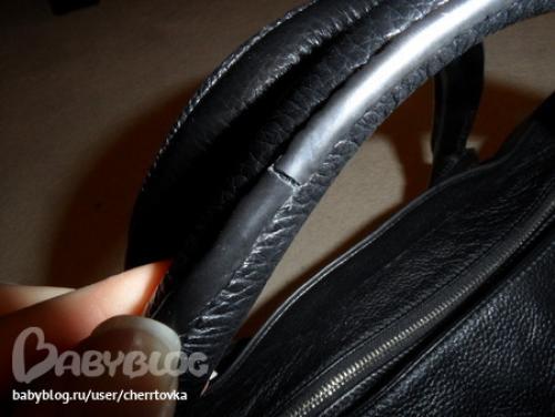 Потрескалась окантовка на сумке. Вот такая вот история... Я очень растроена...