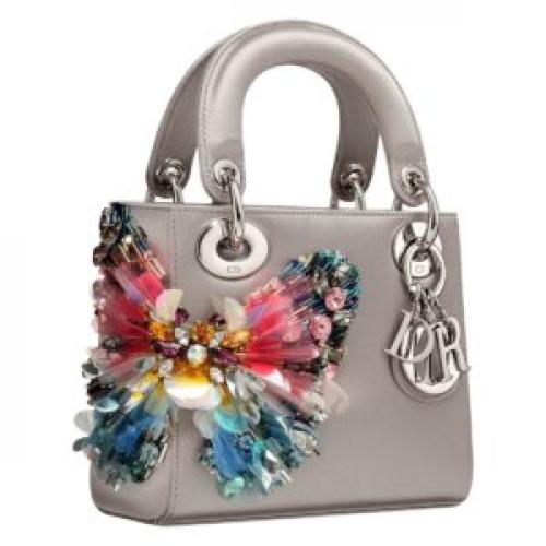 Как декорировать сумку из кожзама. Как обновить старую сумку?