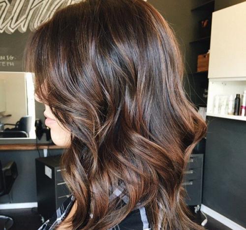 Калифорнийское мелирование на каре. Подходящие оттенки калифорнийского мелирования на волосы определённых цветов