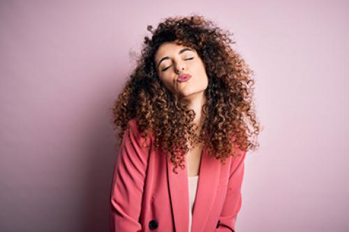 Как подстричь челку косую. Как подстричь косую челку