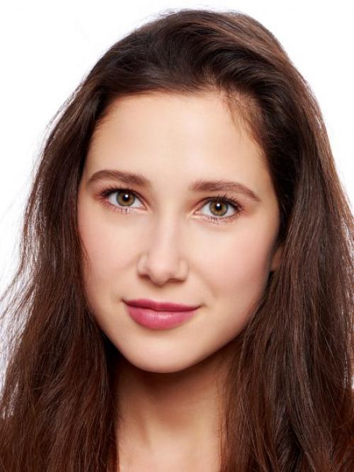 Как правильно наносить макияж на волосах. Базовый навык: как сделать красивый макияж?