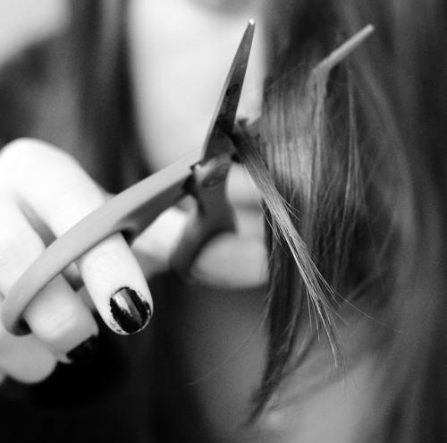 Как подстричь рваную челку. Как подстричь рваную чёлку