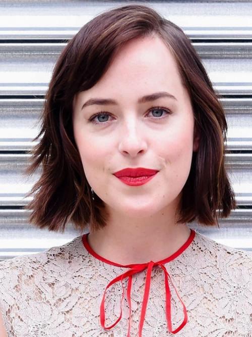 Удлиненная по бокам челка. Разновидности челки с фото 27