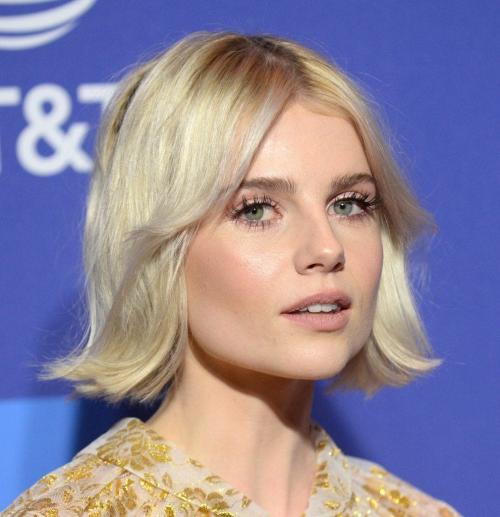 Рваная челка с удлинением по бокам. Кому подойдет челка по бокам или челка шторка, а кому нет