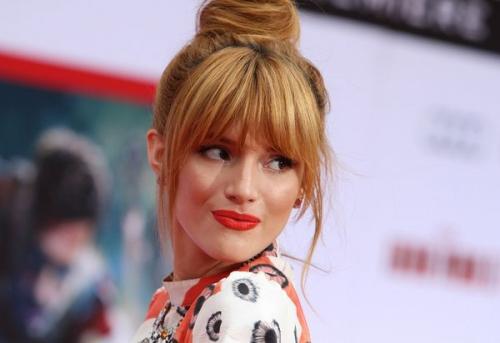 Как подстричь челку на две стороны. Стрижка 15 Как подстричь челку на две стороны. Стрижка 15