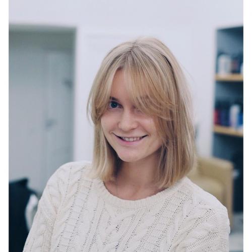 Рваная челка по бокам. Как выглядит удлиненная по бокам челка?