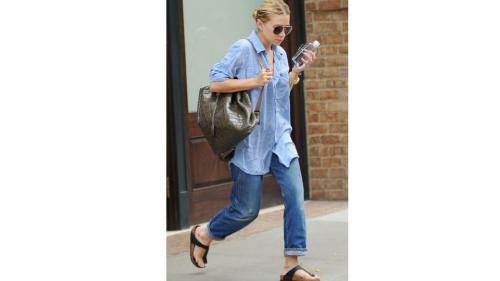 С чем носить черную рубашку оверсайз. Женская рубашка оверсайз, базовая вещь в гардеробе: как носить, с чем сочетать.