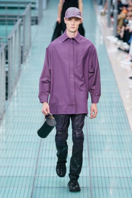 С чем носить черную рубашку оверсайз мужчине. Особенности стиля оверсайз для мужчин