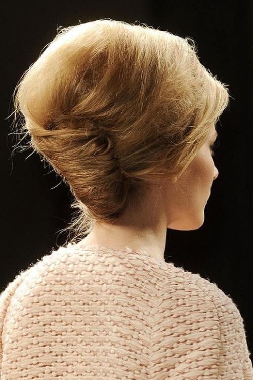 Как создать прическу 'ракушка' для себя: пошаговая инструкция 18