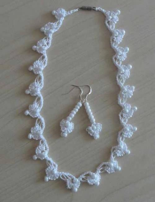 Вязаные украшения крючком для шапок. Вязаные крючком украшения, идеи из интернет