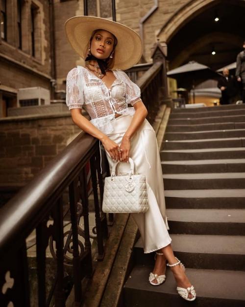 Как носить прозрачную блузку 2022. Модные прозрачные блузки на лето 2023: актуальные фасоны (+бонус-видео)