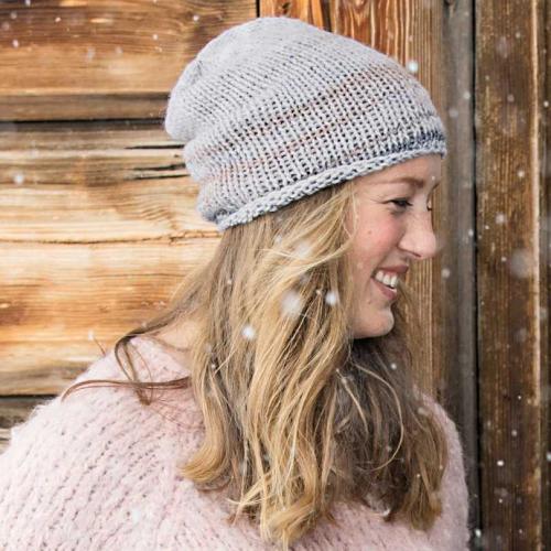 Шапка бини спицами с красивой макушкой. Как правильно связать шапку-бини (beanie) спицами: видео мастер классы, выкройки, схемы вязки модных моделей