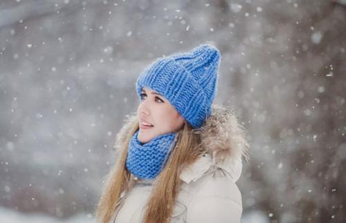 Шапка бини спицами для начинающих. Модная шапка бини вязание для начинающих. Как связать шапку-бини крючком, спицами. Схемы вязки шапок бини.