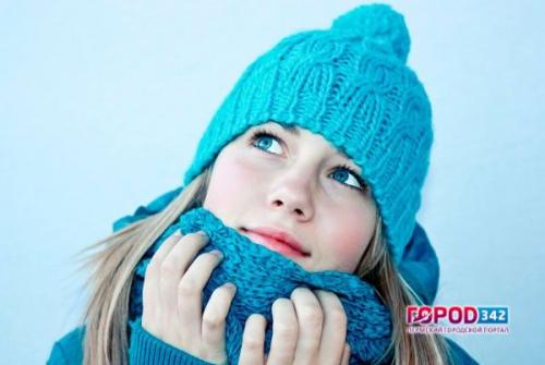 Как красиво сшить вязаную шапку. Квадратная шапка спицами – 7 простых способов оформления макушки 05